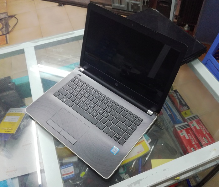Laptop HP cũ 14-bs563TU